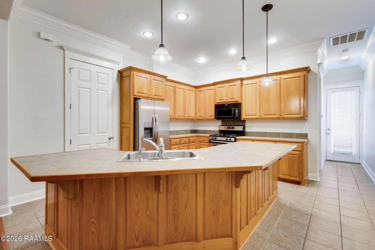 200 W Brentwood Blvd #2 - Photo 6 of 16