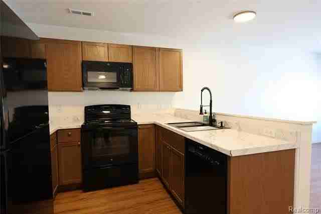 19 Eden Park Dr - Photo 6 of 24