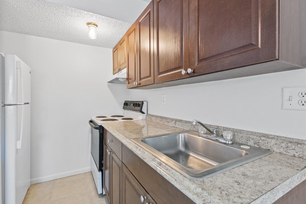 2054 Nw 43rd Ter #4 - Photo 2 of 18