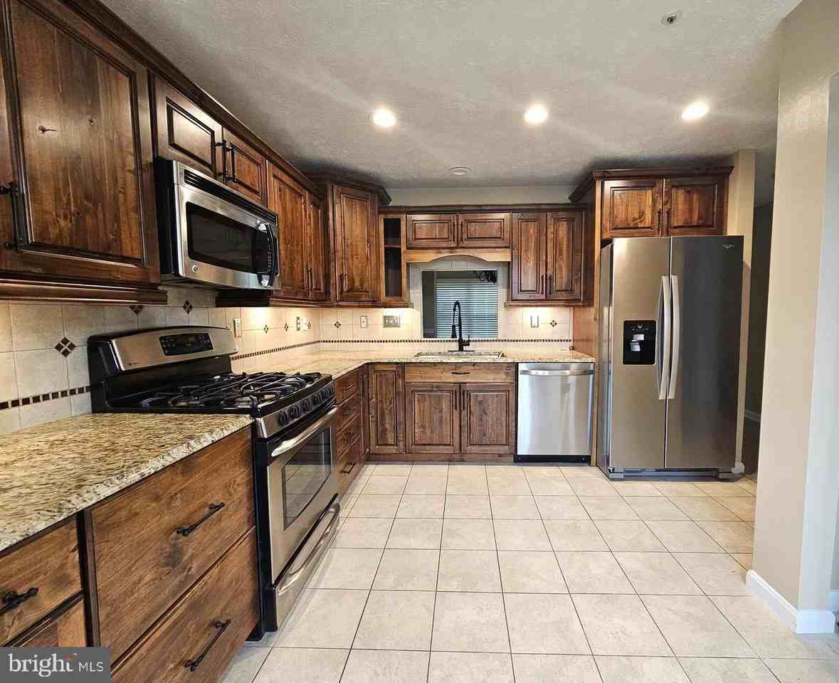 9044 Constant Crse - Photo 6 of 49