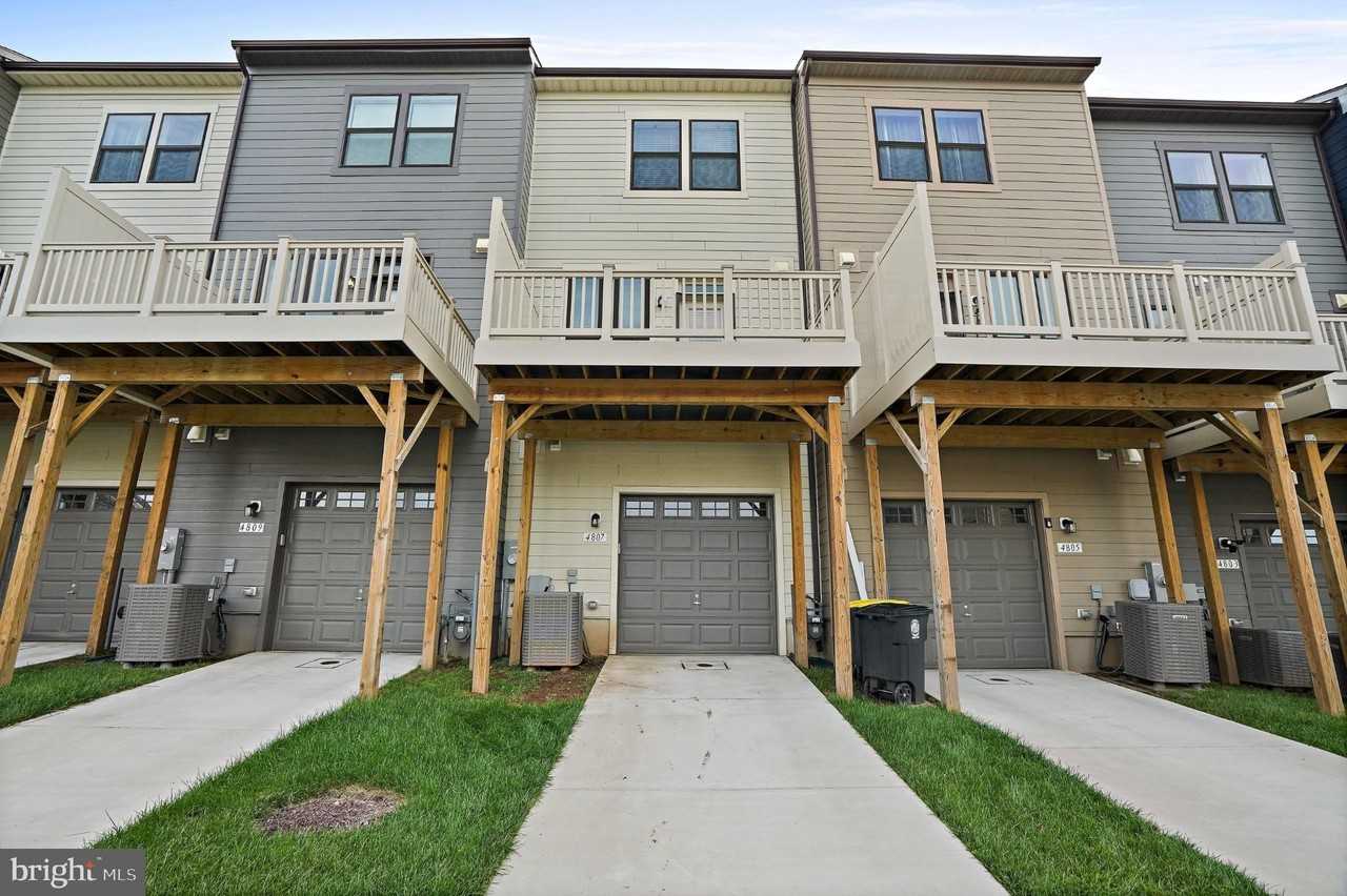 4807 Vista Green Ln - Photo 2 of 29
