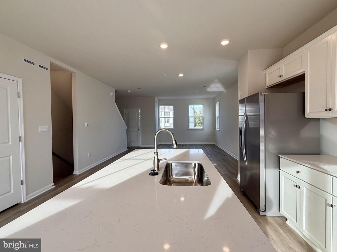 209 Independence Ct - Photo 3 of 26