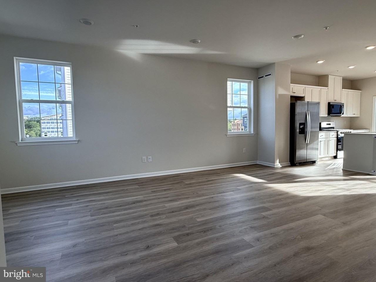 209 Independence Ct - Photo 5 of 26