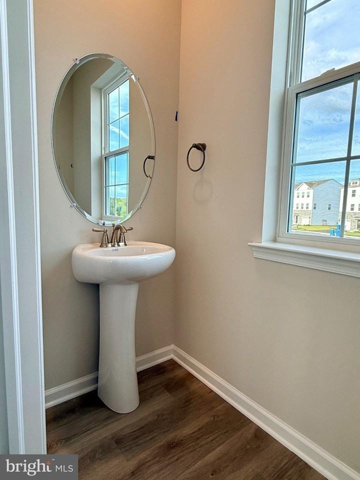 209 Independence Ct - Photo 7 of 26