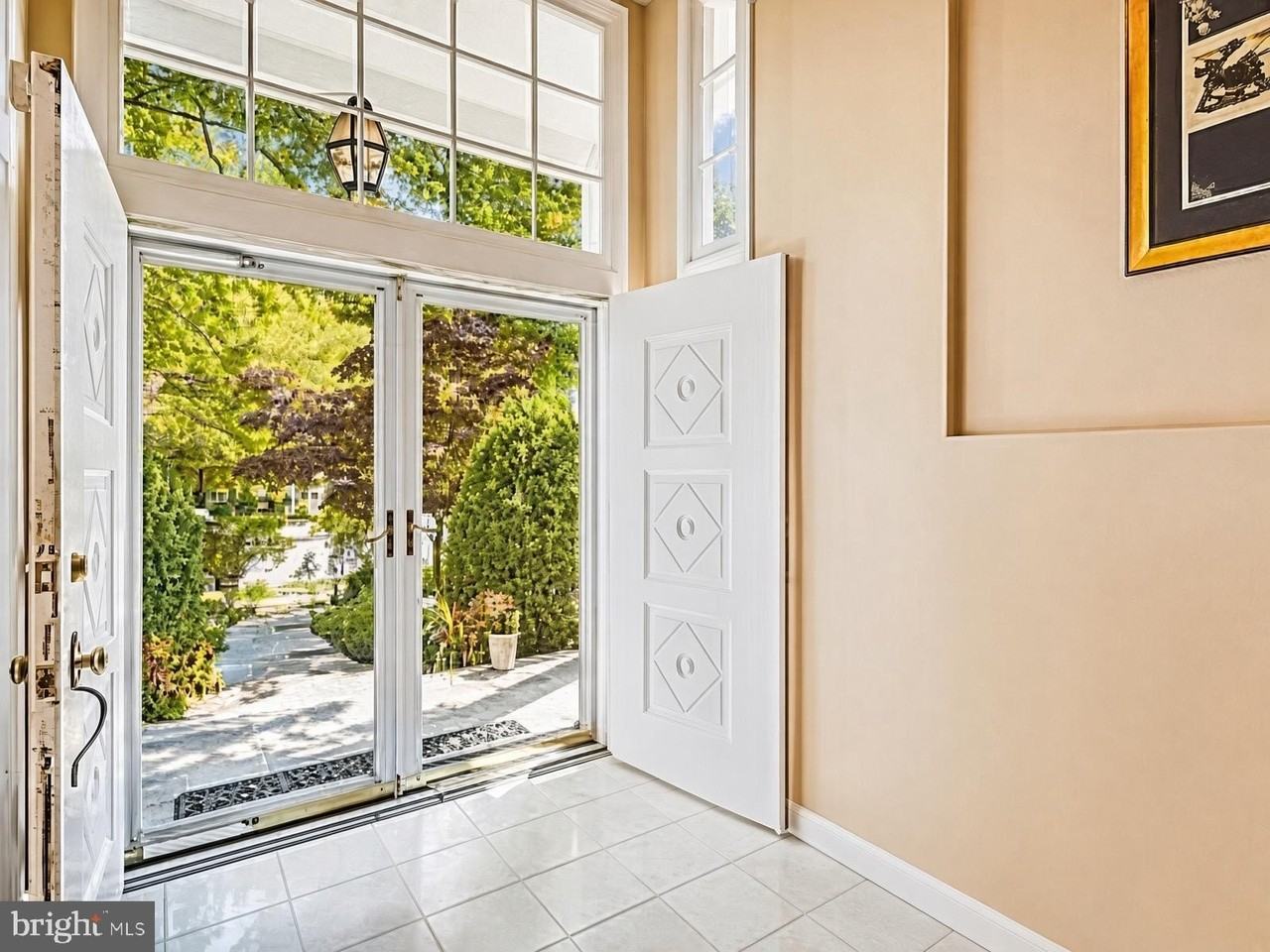 1320 Elsinore Ave - Photo 6 of 14