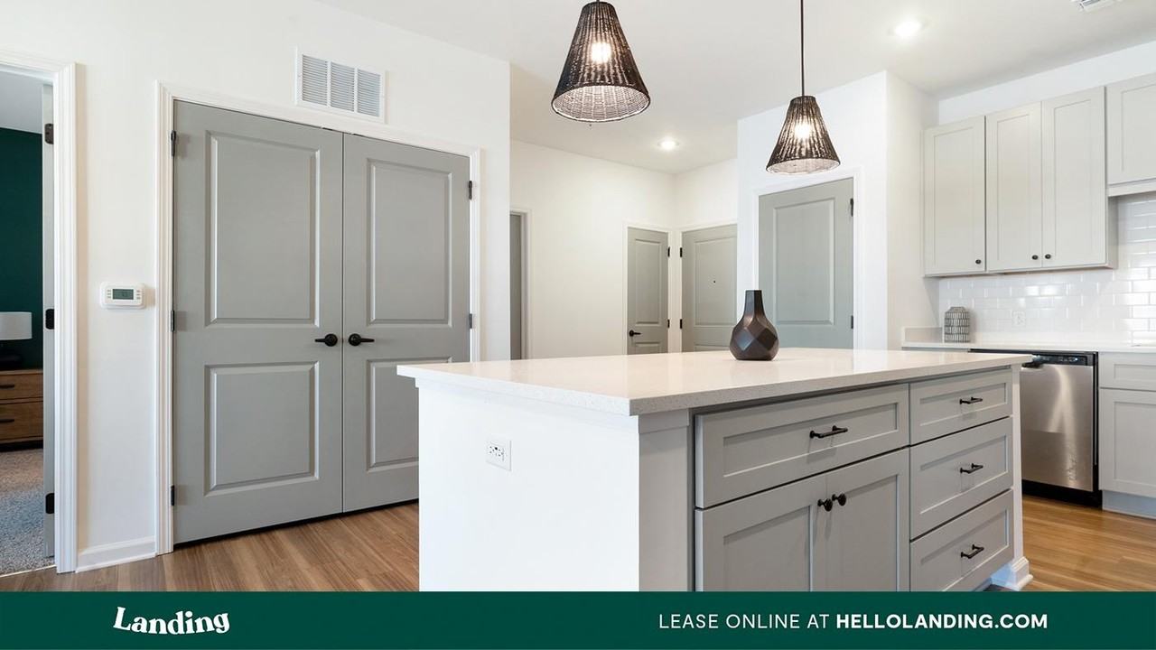 4821 SW 48TH Ave - Photo 5 of 50