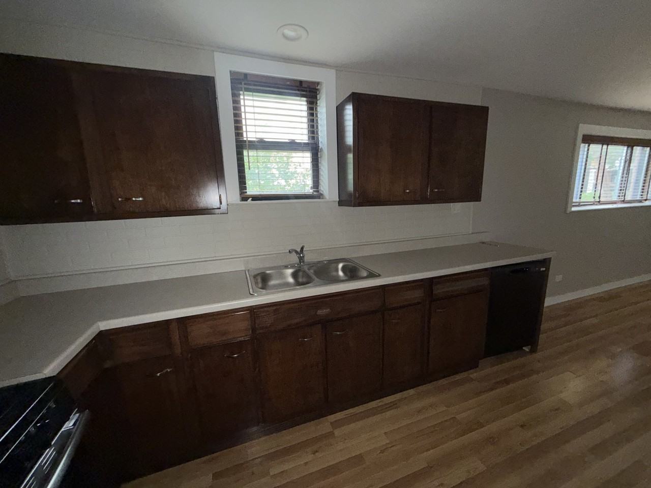 1037 West Polk Street #1R - Photo 3 of 12