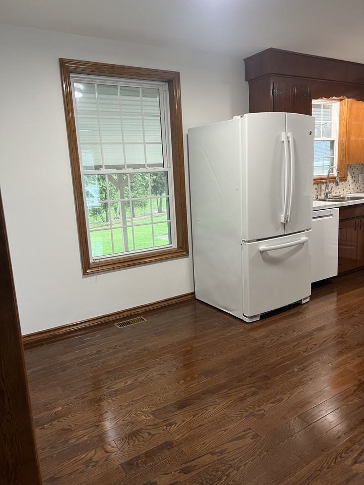 33 Crescentwood Drive #MAIN - Photo 4 of 9