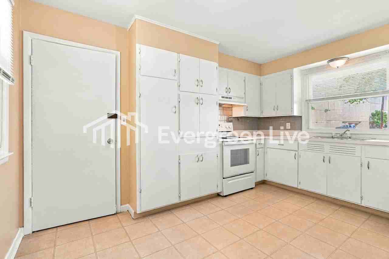 106 Pinewood Dr - Photo 7 of 15