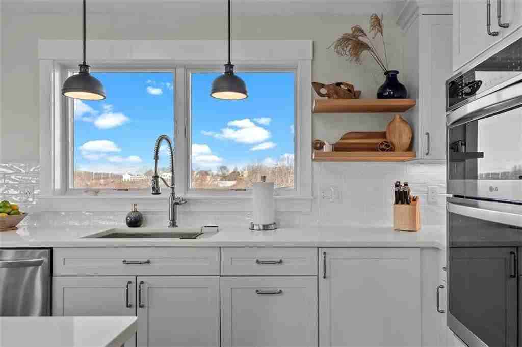 174 Renfrew Ave ##2 - Photo 7 of 29