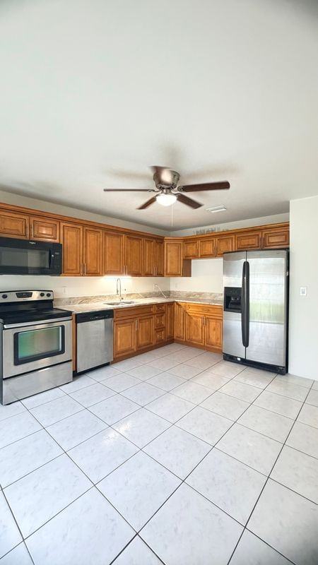 1123 14th Pl S - Photo 2 of 3