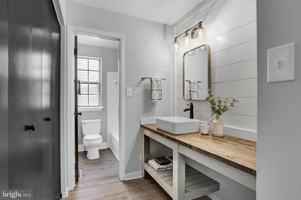 featured image of 3001 Mahonia Way
