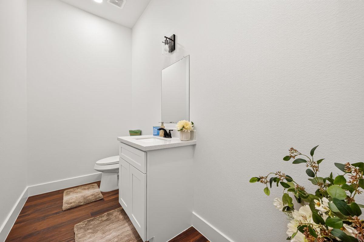 14807 Wallach Dr - Photo 4 of 48