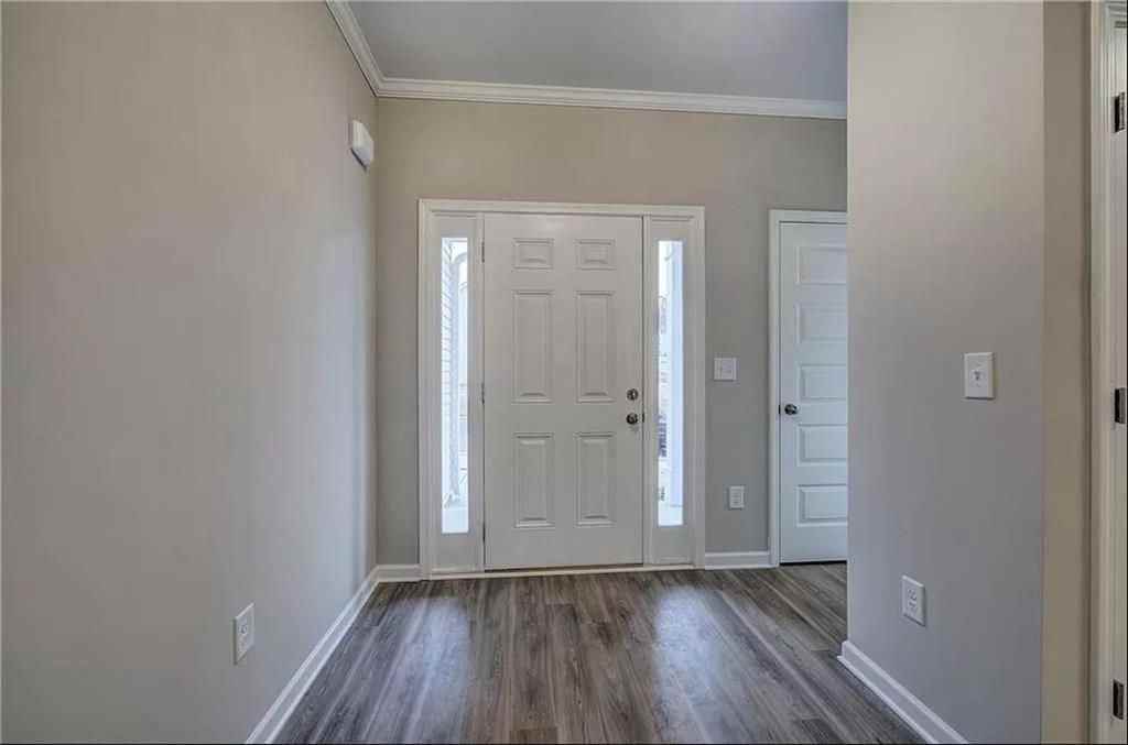 305 Melody Ln Ne - Photo 2 of 32