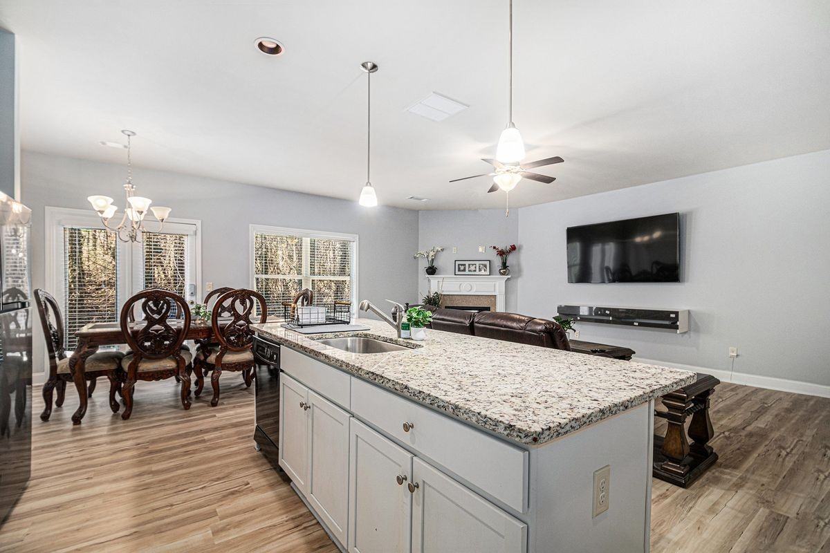 225 Green Bridge Ct - Photo 6 of 15