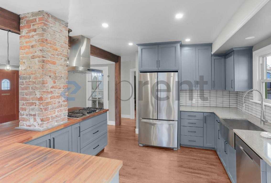 2222 I St - Photo 5 of 24