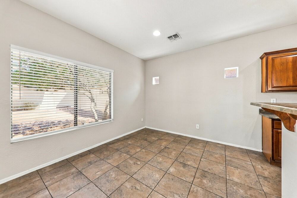 17606 W Bridger St - Photo 7 of 17