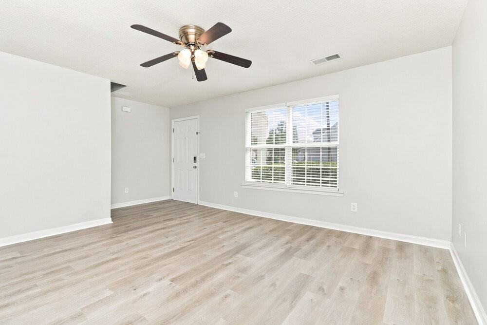 52 Middleton Ct - Photo 6 of 17