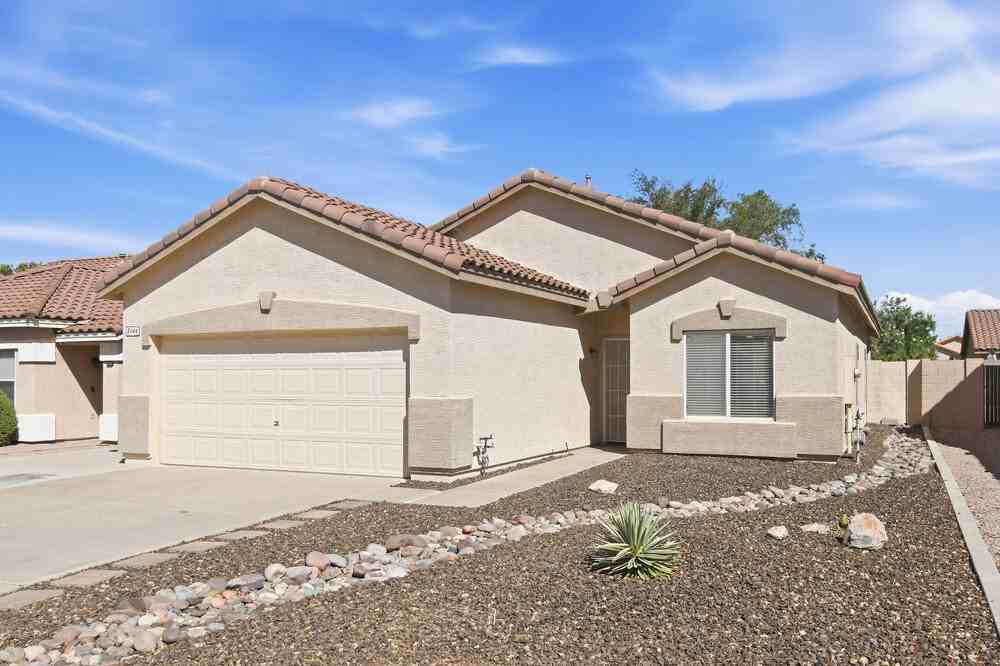 8146 E Onza Ave - Photo 2 of 16