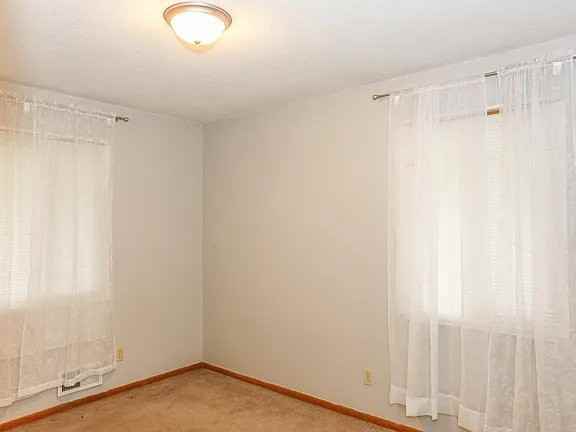 5721 Quincy St - Photo 5 of 10