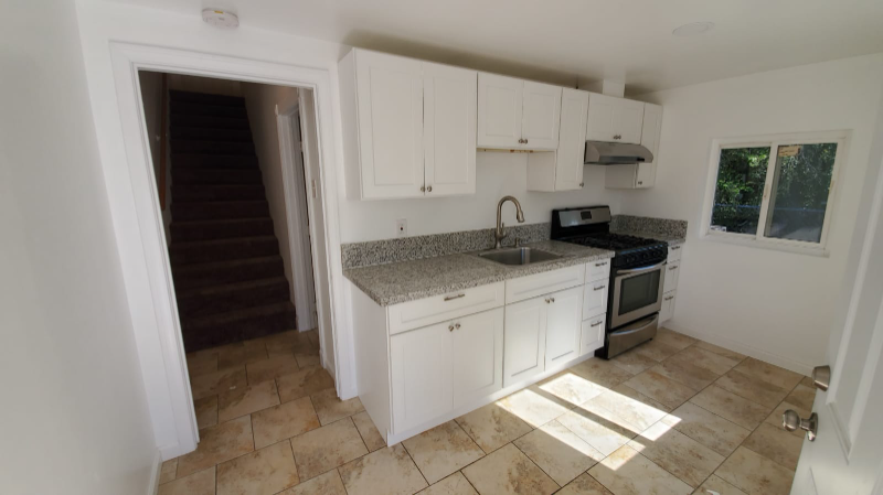 2730 Lime St #B - Photo 3 of 6