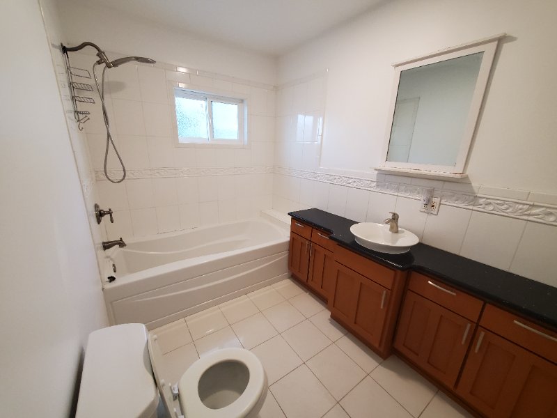 2730 Lime St #B - Photo 6 of 6