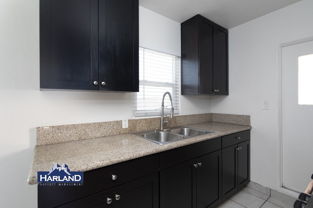 4460 49th St - Photo 2 of 20