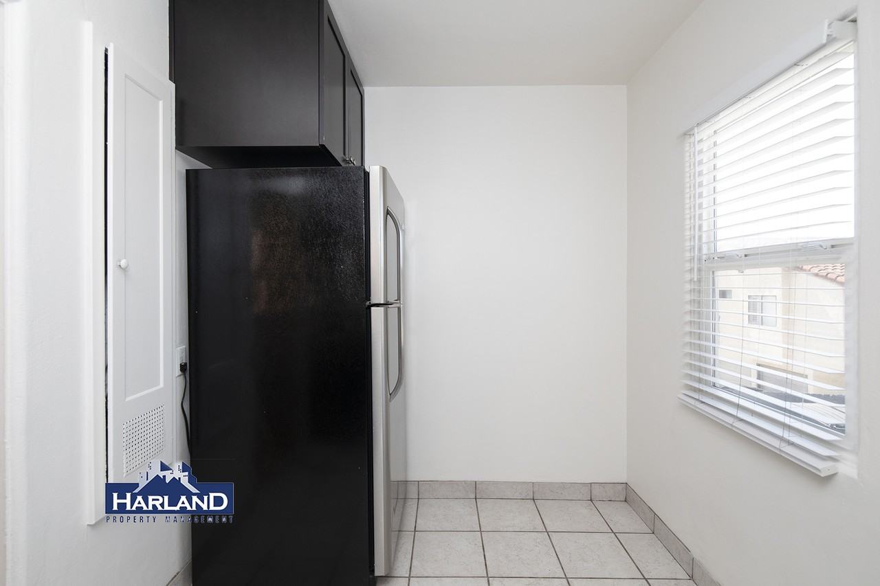 4460 49th St - Photo 5 of 20