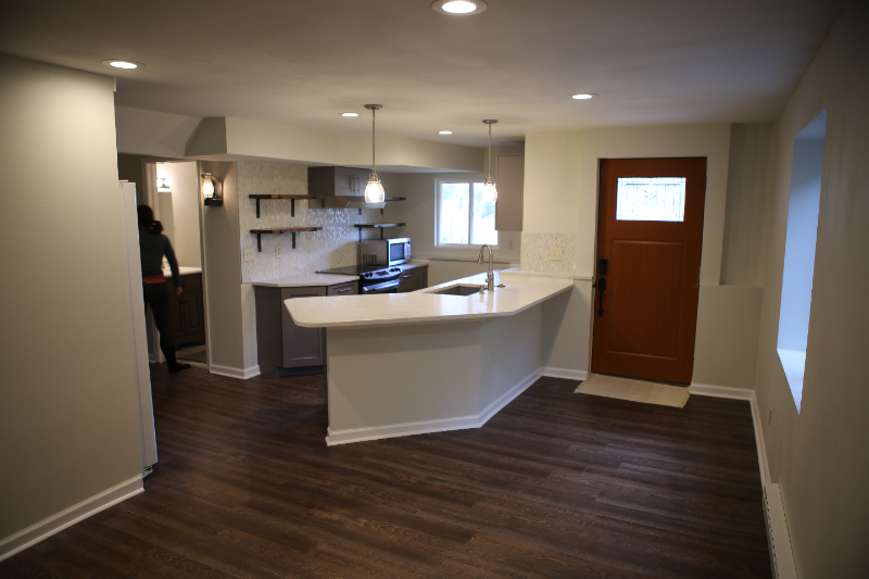 611 Somerset Dr - Photo 2 of 15