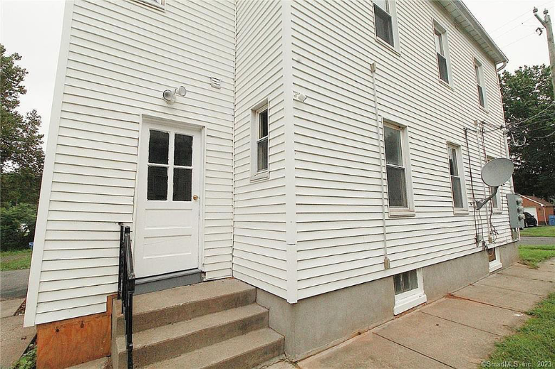 42 Derby St #2 - Photo 3 of 14