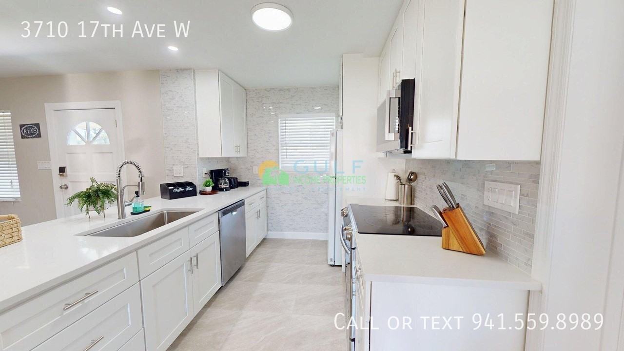 3710 17th Ave W - Photo 3 of 14