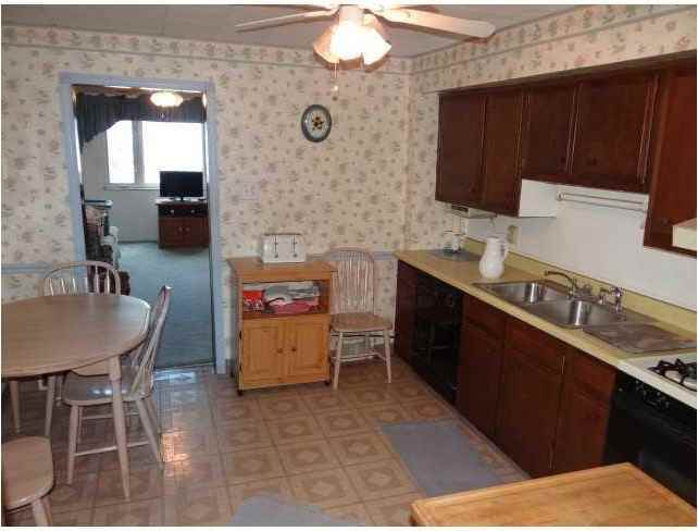 12 Brosville St - Photo 7 of 14
