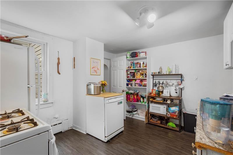 159 S 16th St - Photo 6 of 10