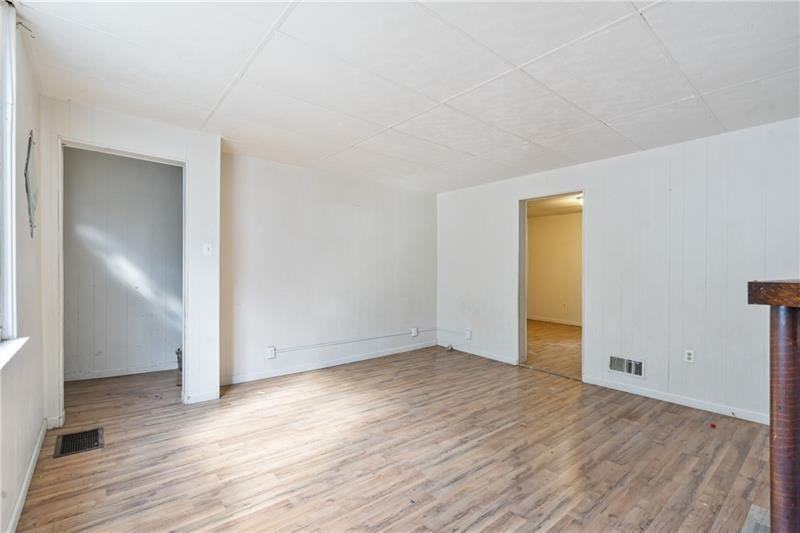 2631 Josephine St - Photo 2 of 13