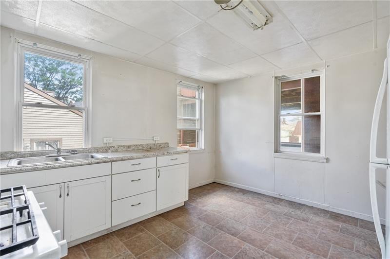 2631 Josephine St - Photo 7 of 13