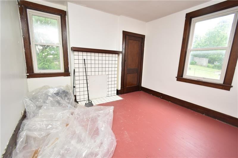 140 Saint Joseph St - Photo 7 of 13