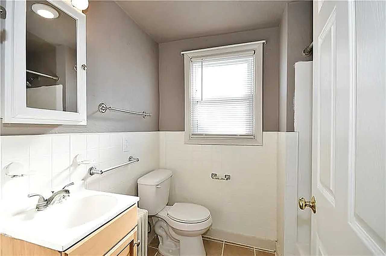 424 Wilson Ave - Photo 3 of 14