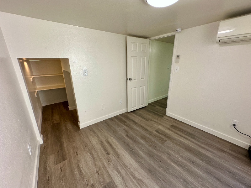 1123 14th Ave - Photo 7 of 17