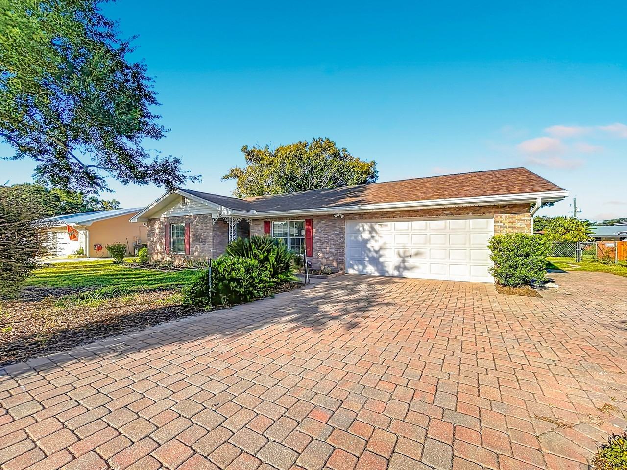 185 Lagoon Rd - Photo 2 of 39