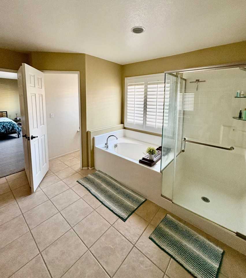 10170 Susan Ave - Photo 4 of 13