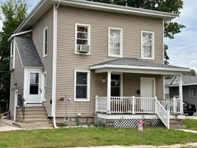 913 1/2 Elliott Ave - Photo 1 of 1