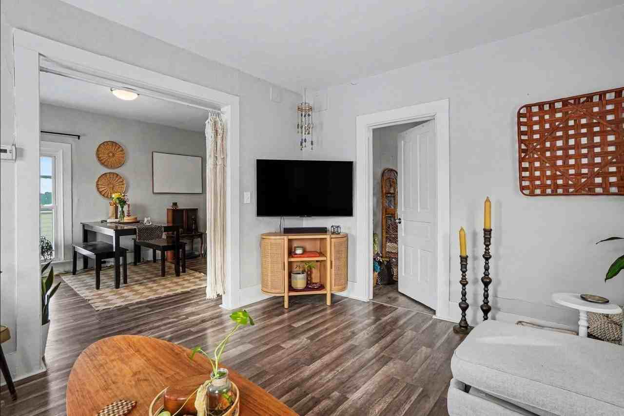 913 1/2 Elliott Ave - Photo 4 of 15