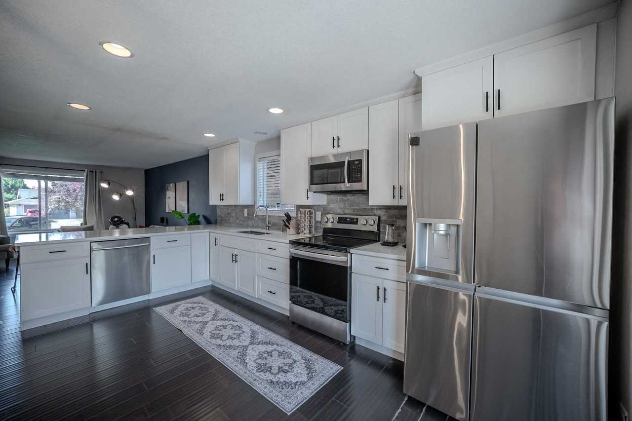 4609 Ne 129th Ave - Photo 7 of 20