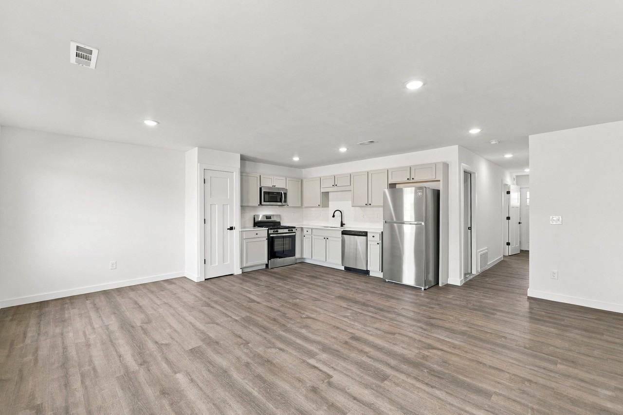 820 Timothy St #A - Photo 4 of 23