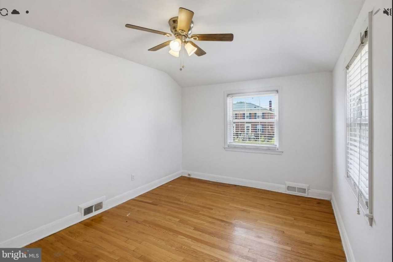 1744 Joan Ave - Photo 2 of 8