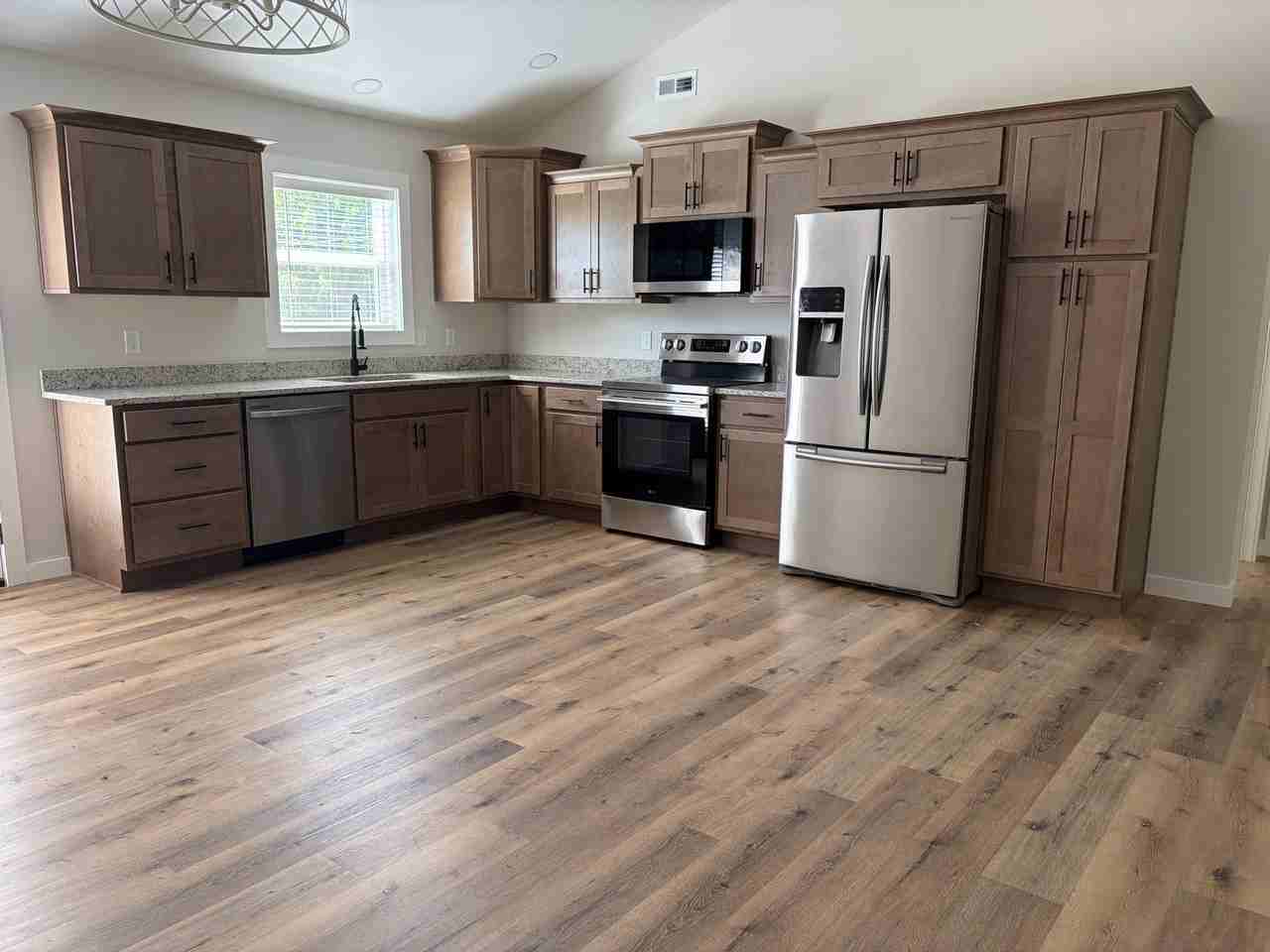 1800 Burgess School Rd - Photo 7 of 20