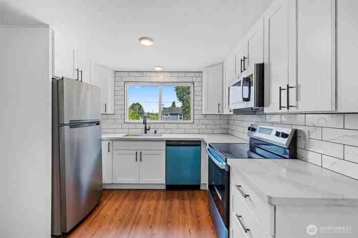 1716 21st St #B - Photo 7 of 15