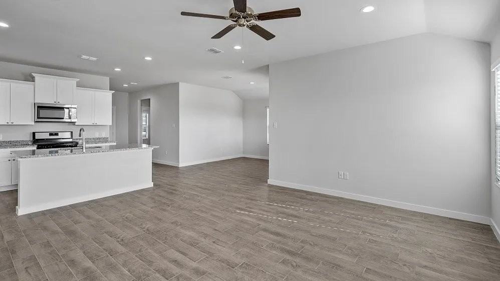 2326 Bunker Hill Dr - Photo 3 of 7