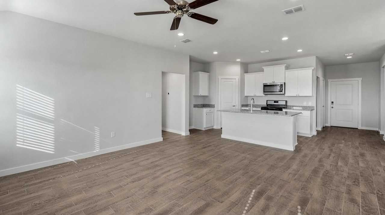 2326 Bunker Hill Dr - Photo 7 of 7