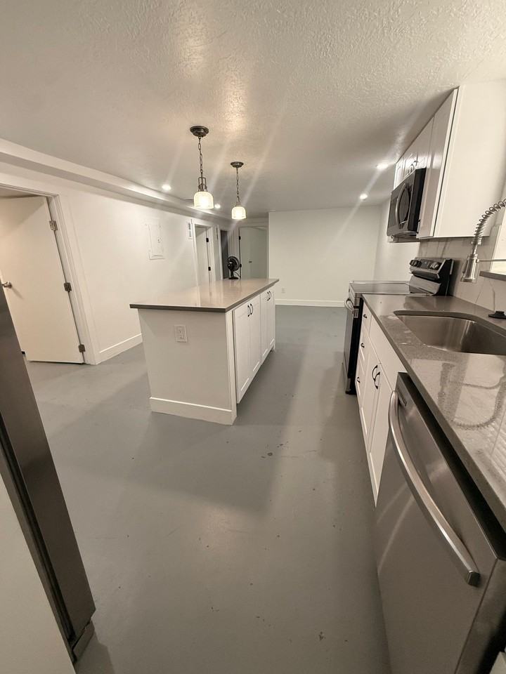 3157 S Elmer St #B - Photo 2 of 15